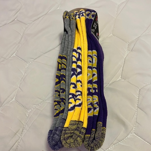 Men’s Lakers Socks - Picture 1 of 2